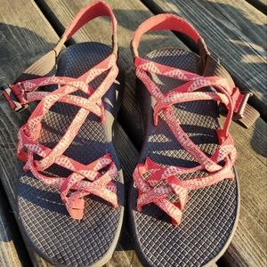 Chaco womens classic sandal with toe strap